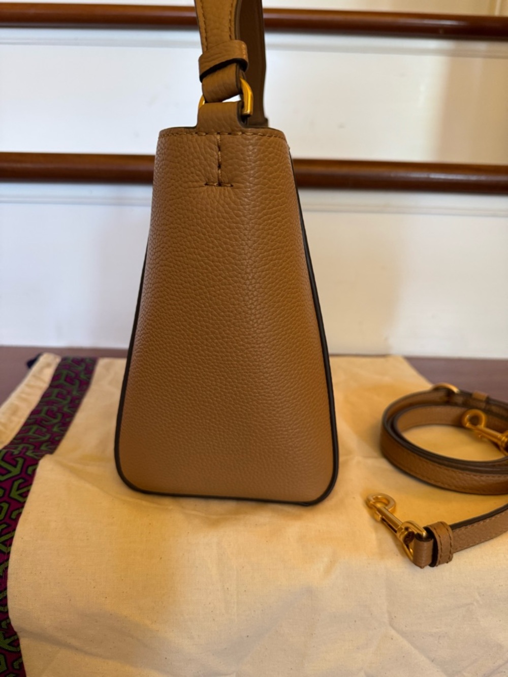 Tory Burch Tan Pebbled Leather Top-Handle Shoulder Bag - Picture 4 of 7